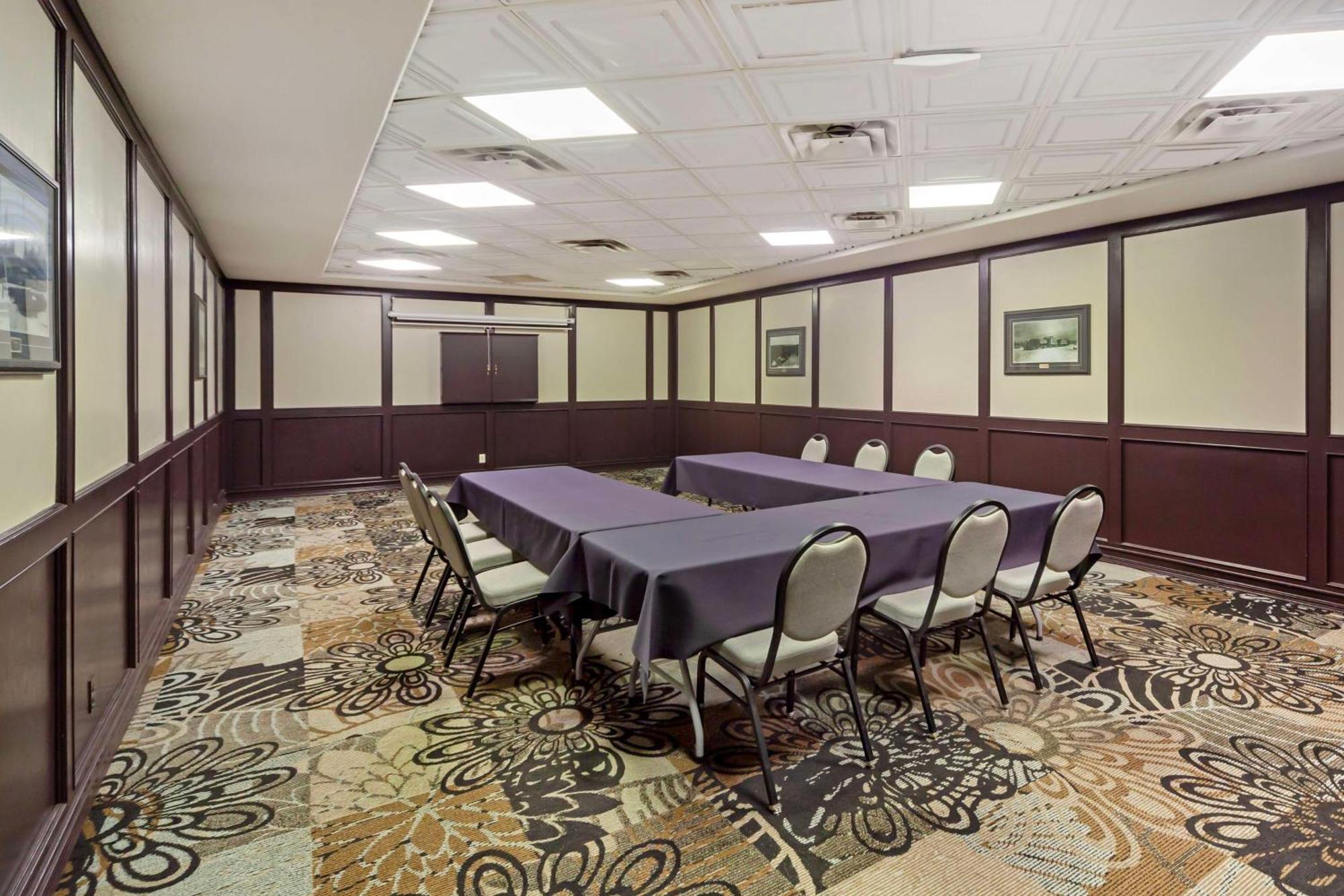 Best Western High Road Inn Edson Esterno foto